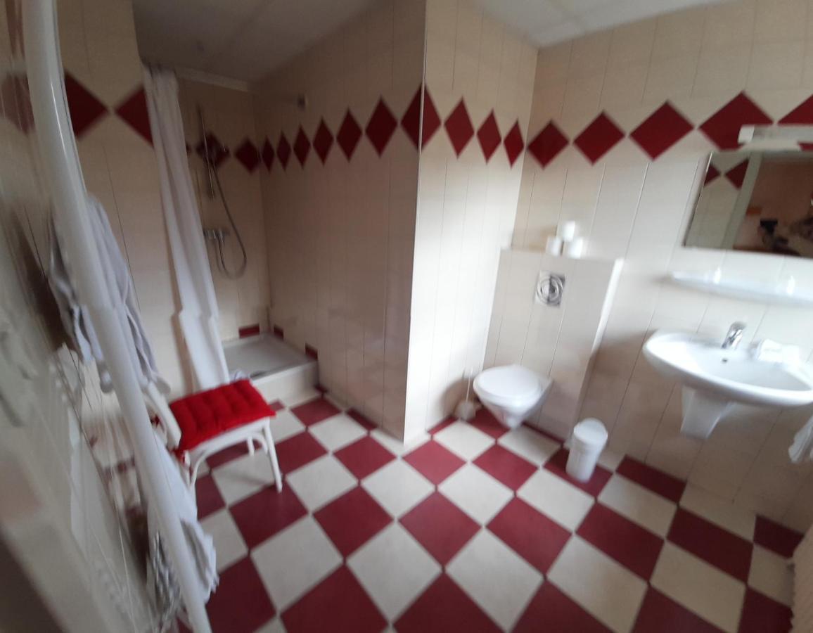 Hotel Restaurant A L'Etoile Merkwiller-Pechelbronn Kültér fotó